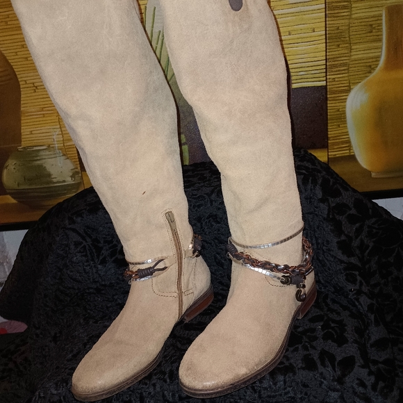 Ladies knee high boots - Picture 10 of 10